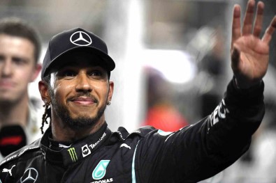 Lewis Hamilton, Ferrari Ile Anlasti