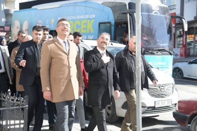 Pursaklar'da Hava Soguk, Sokaklar Simsicak