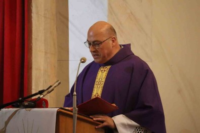 Santa Maria Kilisesi'ndeki Saldirida Ölen Cihan Tuncer Için Anma Töreni Yapildi