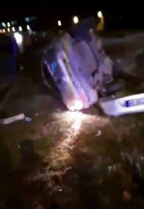 Tokat'ta Köpekten Kaçan Otomobil Bariyerlere Çarparak Devrildi Açiklamasi 5 Yarali