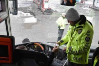 Bitlis Polisi Otobüslerde Emniyet Kemeri Bilgilendirmesi Yapiyor Haberi