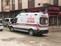 Elazig'da Yayaya Çarpan Motosiklet Sürücüsü Kaçti