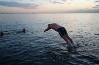 Sicaklikta Akdeniz'i Sollayan Samsun'da Subat Ayinda Deniz Keyfi