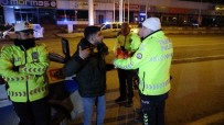 Polisin 'Dur' Ihtarina Uymayarak Kaçan Ehliyetsiz Sürücü Kaza Yapti