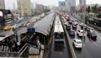 İstanbul güne yağmurla başladı! Trafik durma noktasına geldi
