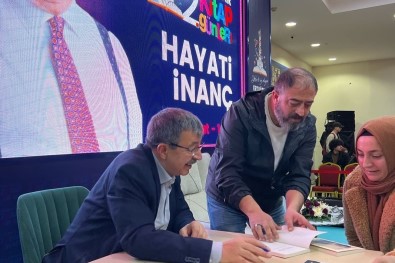 Pursaklar 2.Kitap Günleri'nde Yazarlar Kitapseverlerle Bulusuyor