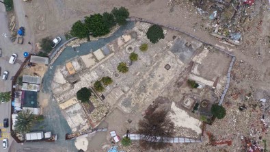 Antakya Ulu Cami'de Enkaz Kaldirildi