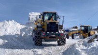 Ardahan'da karla mücadele sürüyor: Son 55 yılın rekor karı yağdı