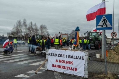 Polonyali Çiftçiler, 20 Subat'ta Ukrayna Ile Olan Tüm Sinir Kapilarini Ablukaya Alacak