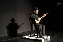 Robot Asik Veysel Ögrencilere Konser Verdi