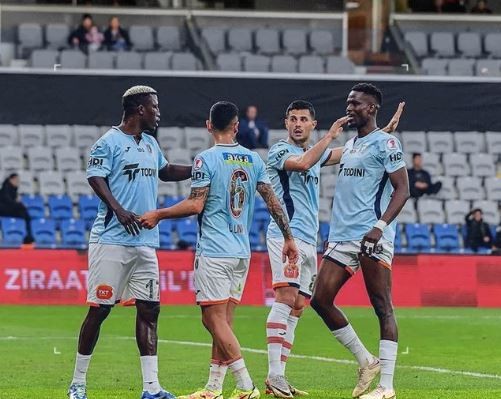 Süper Lig'de şampiyonu açıkladılar! Fenerbahçe mi Galatasaray mı? 98 puanla şampiyon