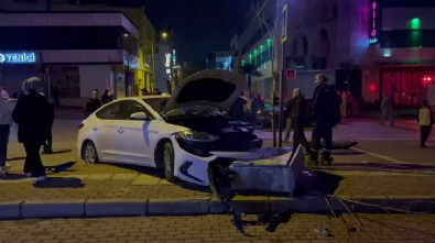 Bursa'da iki otomobil çarpıştı; 6 yaralı