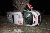 Otomobille Çarpisan Ambulans Devrildi Açiklamasi 5 Yarali