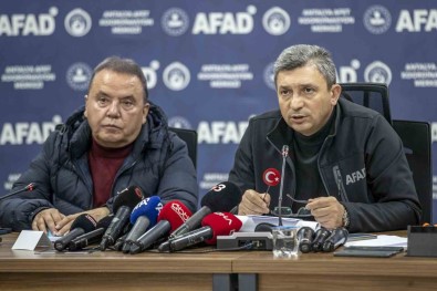 Antalya'da Tahliye Edilen 7 Binadaki 66 Aile TSK'nin Tesislerinde Misafir Ediliyor