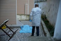 Edirne'de Ayni Gün Mahkemesi Olan Yasli Adam Apartmanin Birinci Katindan Düserek Öldü Haberi