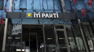 İYİ Parti'de aday tepkisi! 117 partili istifa etti Haberi
