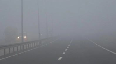 Sürücüler dikkat: Aksaray'da sis... Görüş mesafesi düştü!