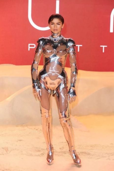 Ünlü oyuncu robot oldu!