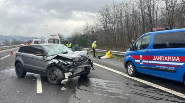 Otoyolda feci kaza! Ölü ve yaralılar var