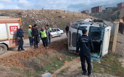 Hafriyat Yüklü Kamyon Devrildi Açiklamasi 1 Yarali