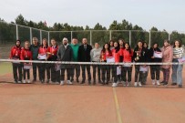 Sivas'ta Kort Tenisi Turnuvasi Yapildi