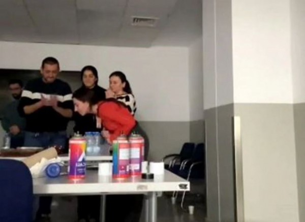 Gebze’de rehine krizi: Rehin alınan işçiler doğum günü kutladı
