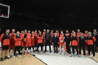 Bakan Bak'tan, A Milli Erkek Basketbol Takimi'na Ziyaret