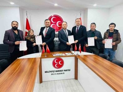 Gelecek Partisi Bolu Il Yönetimi Toplu Istifa Ederek MHP'ye Geçti