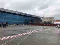 Trabzon Havalimani'nda Yolcu Köprüsü Çalismalari Sürüyor