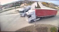 Amasya'da Faciadan Dönüldü, Tankere Çarpmaktan Kurtulan Tir Yola Devrildi Haberi
