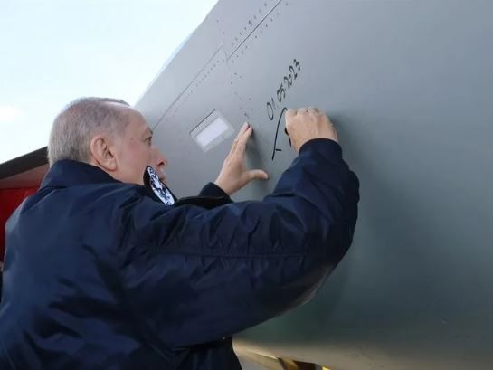 Başkan Erdoğan'dan 'KAAN' açıklaması: Savunma sanayiinde yeni müjdeler vereceğiz