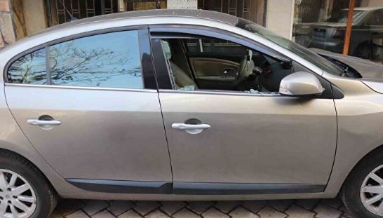 Alkol alıp mahalledeki sekiz araca zarar verdi
