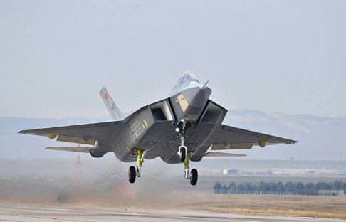 KAAN’ın ilk uçuşunu gerçekleştiren Pilot: Mükemmel bir uçuş oldu! Türk havacılık tarihi için yeni bir çağın başlangıcı