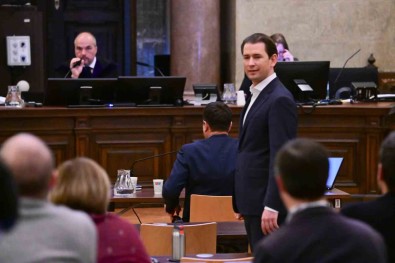 Eski Avusturya Basbakani Kurz Yalan Beyanda Bulunma Suçundan 8 Ay Ertelemeli Hapis Cezasina Çarptirildi
