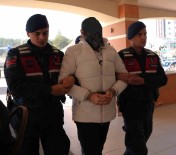 Kastamonu'da, KAFES-45 Operasyonu'nda Gözaltina Alinan Örgüt Lideri Adliyeye Sevk Edildi