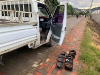 Yüksek Ses Müzik Çalarak Çevreyi Rahatsiz Eden Araçlarin Sesini Jandarma Kisti