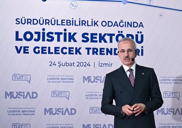 İzmir'e YHT müjdesi! Bakan Uraloğlu açıkladı