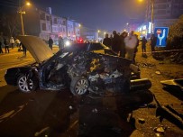 Trabzon'da Çarpisan Iki Otomobil Hurdaya Döndü Açiklamasi 6 Yarali