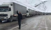 Türkiye- İran sınırında TIR kuyruğu 15 kilometreye ulaştı