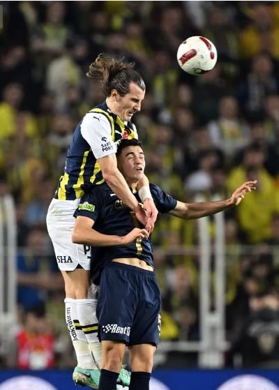 Zirvede Fener 'var'