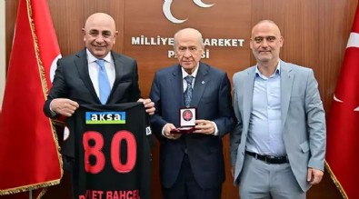 Bahçeli, Fatih Karagümrük Spor Kulübü'nün yöneticilerini kabul etti