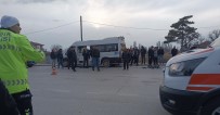 Konya'da Ögrenci Servisi Ile Kamyonet Çarpisti Açiklamasi 11 Yarali