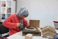 Mardin'de Kadinlar ADEM'lerde Kurslara Katilarak Zamanlarini Degerlendiriyor Haberi