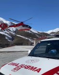 Van'da Ambulans Helikopter Yüksekten Düsen Hasta Için Havalandi