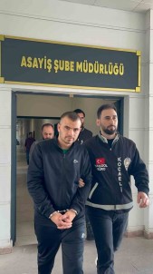 Düsük Ayarli Altinlarla 5 Kuyumcuyu 200 Bin TL Dolandirdilar