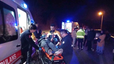 Tekirdag'da Iki Otomobil Çarpisti Açiklamasi 2 Yarali