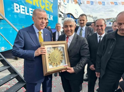Belediye Baskani Çaliskan Açiklamasi 'Cumhurbaskanimiza Üç Büyük Projemizi Sunduk'