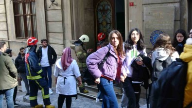 Beyoglu Anadolu Lisesi'nde Yangin Panigi