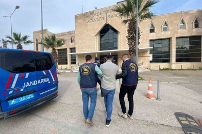 Firariler Izmir'de JASAT'tan Kaçamadi