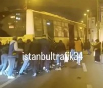 İstanbullu canından bezdi! İETT otobüsü yine yolda kaldı! CHP'li Ekrem İmamoğlu'nun vasatlığı rakamlarda! Son 50 günde 185 bin şikayet